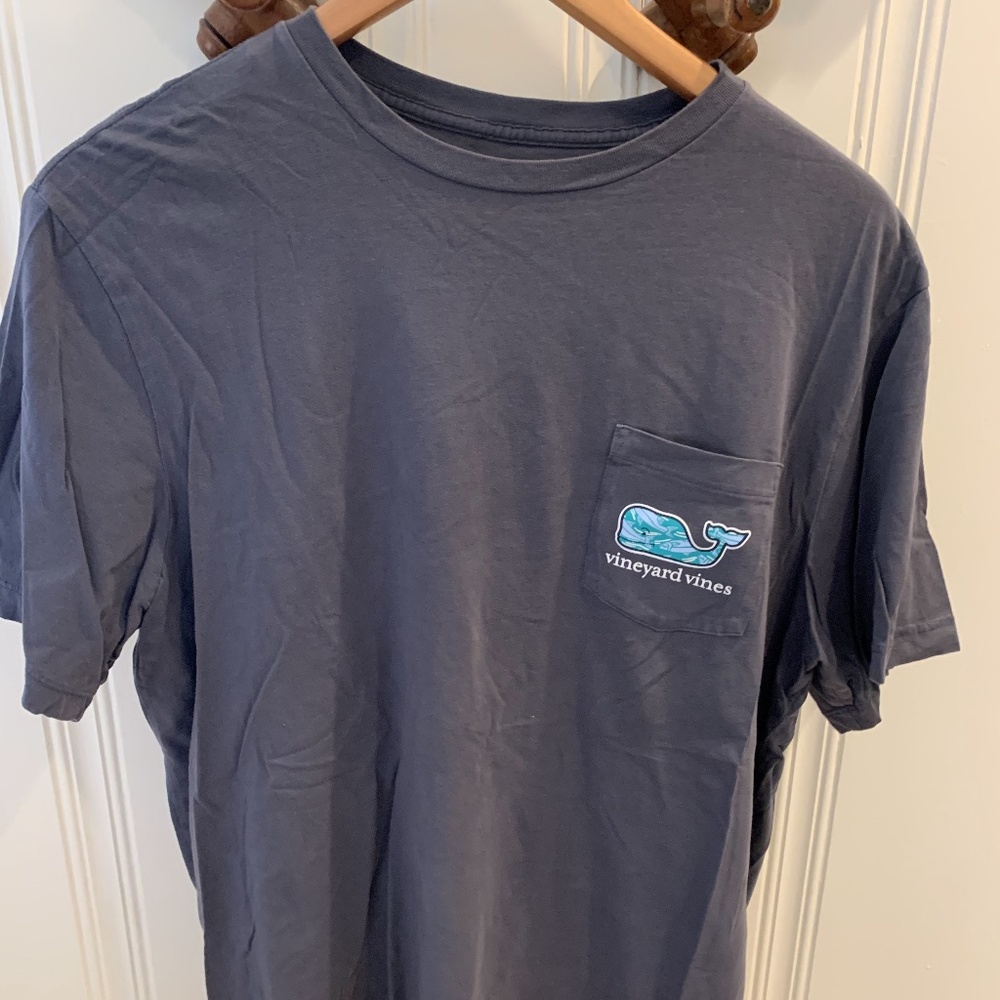 Vineyard Vines t-shirt